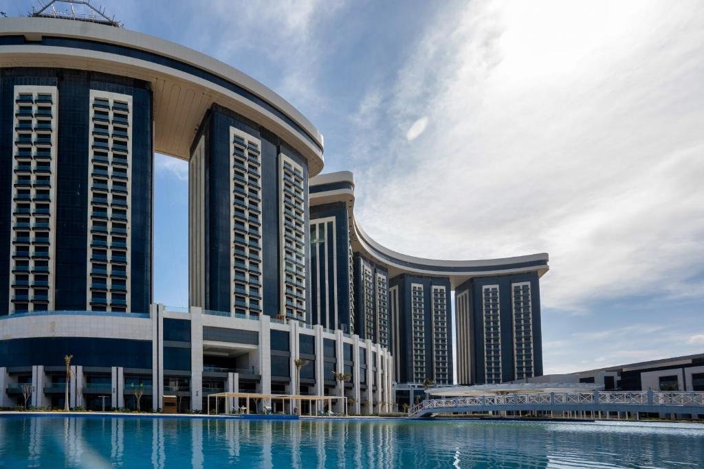 Pool in front of the Rixos hotel towers